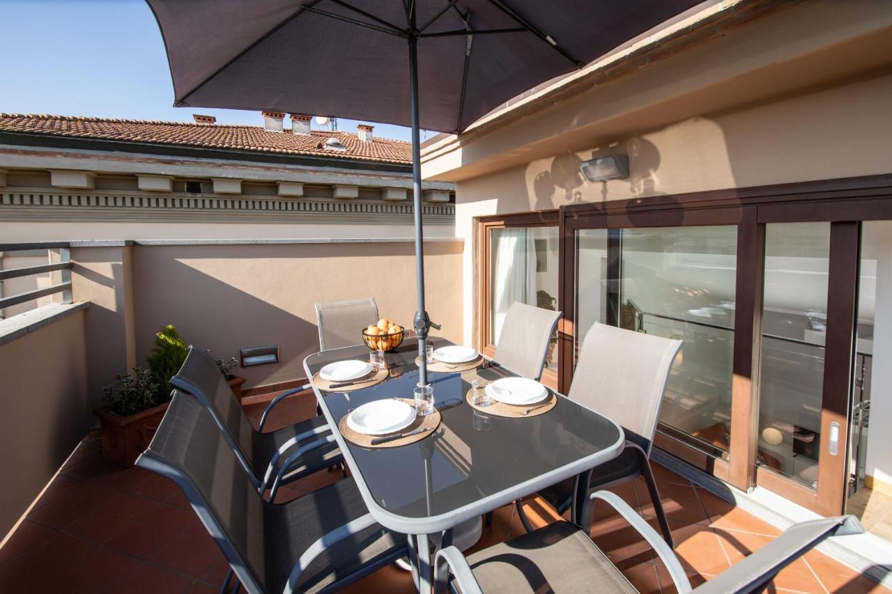 Rooftop Delight With Terrace Лукка Екстер'єр фото
